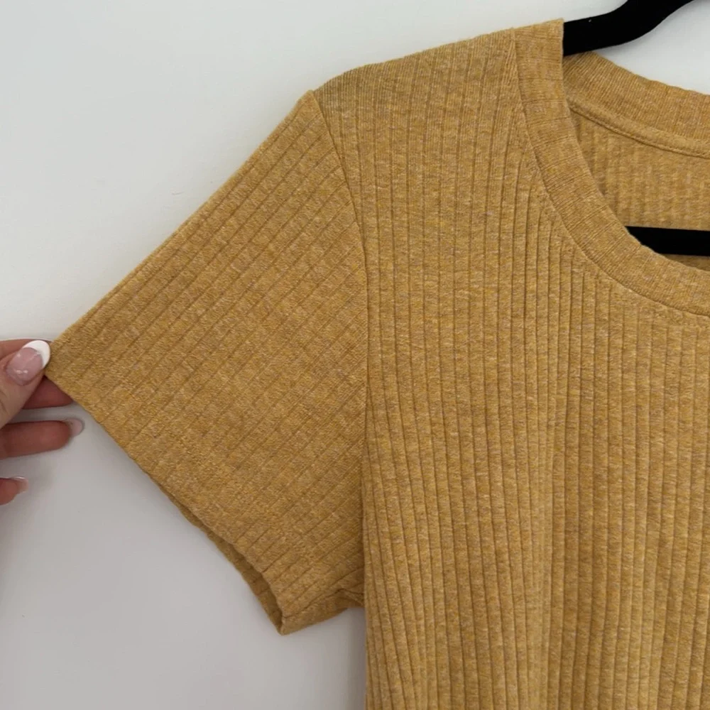 Kate Quinn Women's Ribbed Fitted Short Sleeve Tee, Mustard - Size S - Picture 3 of 6